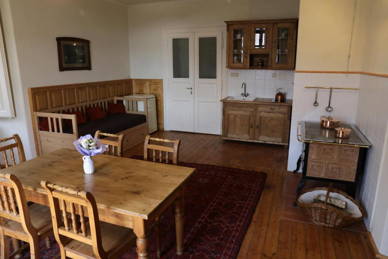 Historicke Apartmany Zelenohorska Posta Nepomuk ภายนอก รูปภาพ