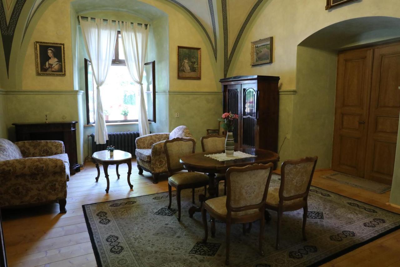 Historicke Apartmany Zelenohorska Posta Nepomuk ภายนอก รูปภาพ