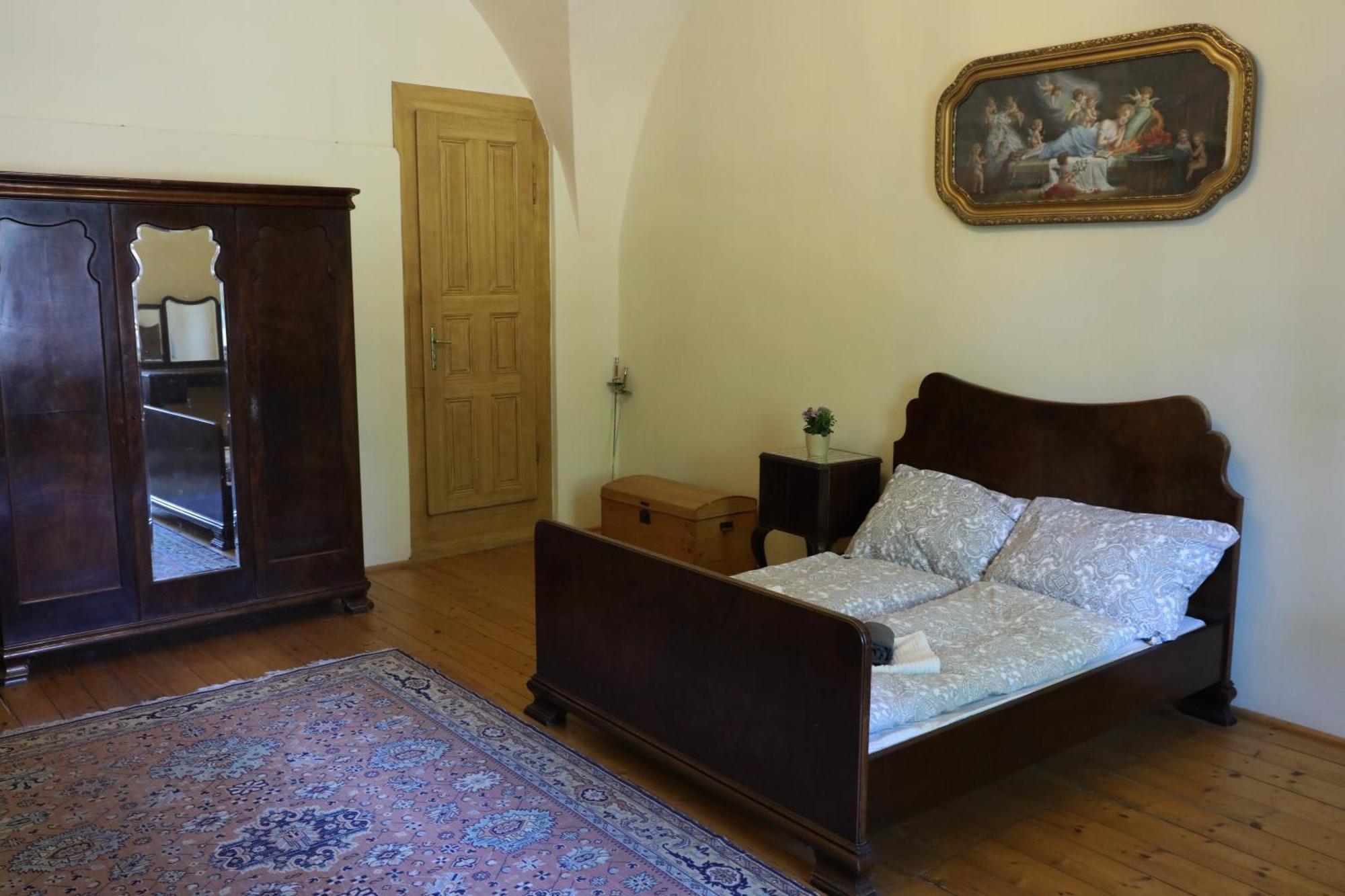 Historicke Apartmany Zelenohorska Posta Nepomuk ภายนอก รูปภาพ